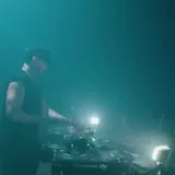 DJ plays festival set in heavy fog at 0:08