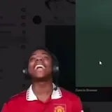 Streamer laughs in disbelief on Discord stream at 0:04