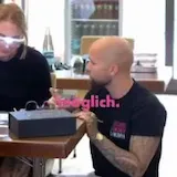 Anfängerin ein Gefühl für die richtige Tiefe entwickelt und direktes at 0:01