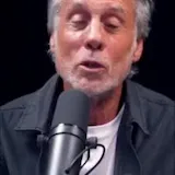Two French speakers argue men's stronger sexual need is really confusion at 0:01