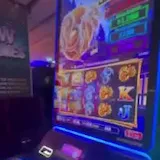 Man bets $200 on casino slots at 0:15