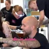 Sichere dir deinen Platz, link in bio #tattoobeginner #tattooartist at 0:08