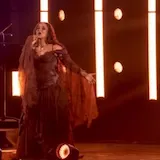 JADE sings Angel Of My Dreams on the Mercury set at 0:52