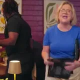 Sitcom scene of women waiting at a table at 0:10
